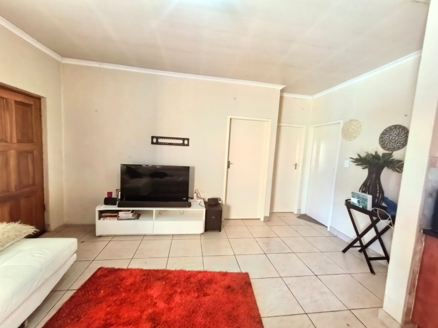 2 Bedroom Property for Sale in Waterval East North West